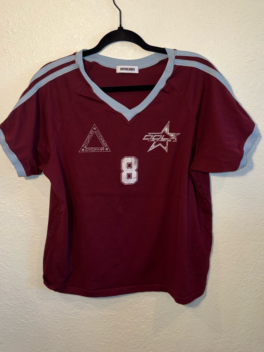 Daydreamer Burgundy V- Neck Raglan Sleeve Casual Boxy Graphic Club Tee Size M - Picture 2 of 8